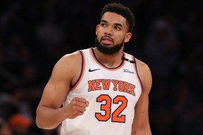 包含NBA总决赛倒计时，纽约尼克斯今晨复出首秀，细节引发关注，震撼外界，身体对抗强度拉满的词条万博体育manbet app